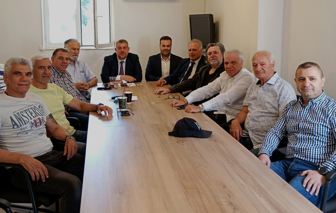 synantisi-easya-esynaa